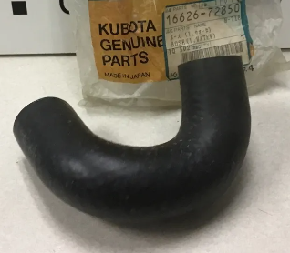 [KU-1662672850] Bottom Radiator Hose Kubota V1505 (Copper Radiator, Metal Top)